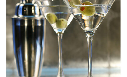 {PARTY STARTERS} Dirty Vodka Martini’s & Roasted Garlic Hummus