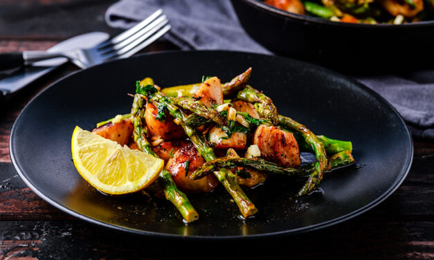 PAN SEARED GARLIC BUTTER SCALLOPS + ASPARAGUS